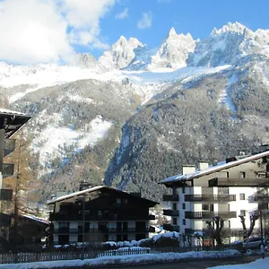 Apartment Le Pied Du Brevent - Walk To Lift, Getaway, Chamonix